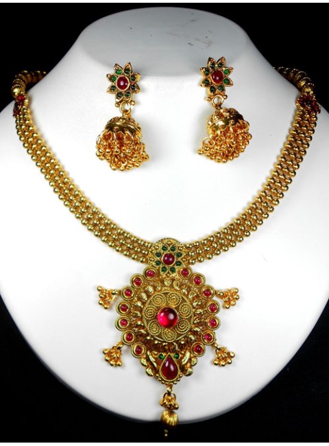 Exclusive Polki Set